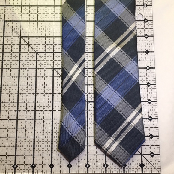 Le 31 exclusive Simons- blue, black, white plaid tie. 100% silk NWT - Picture 9 of 10